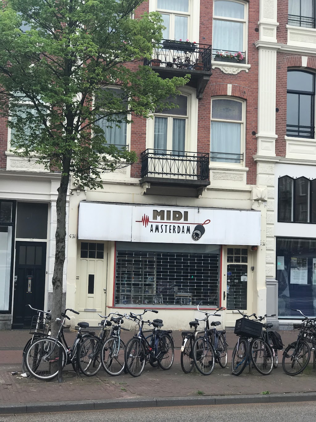 Midi Amsterdam | Overtoom 431, 1054 KE Amsterdam, Netherlands | Phone: 020 612 2222