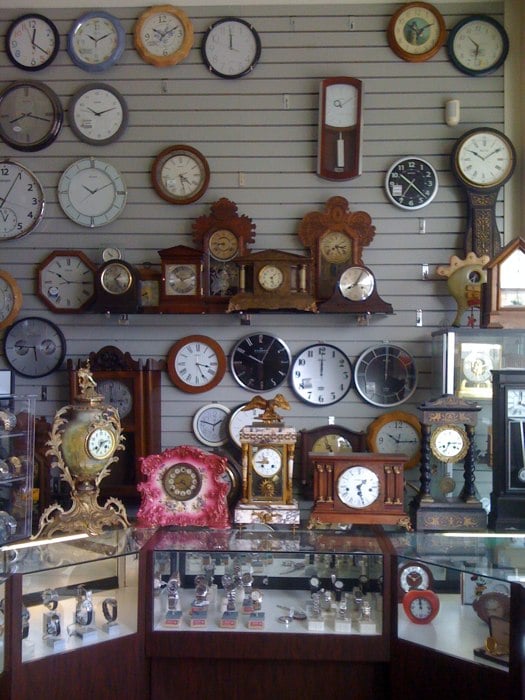 Montana Clock Shop | 1617 Montana Ave, Santa Monica, CA 90403, USA | Phone: (310) 394-0711