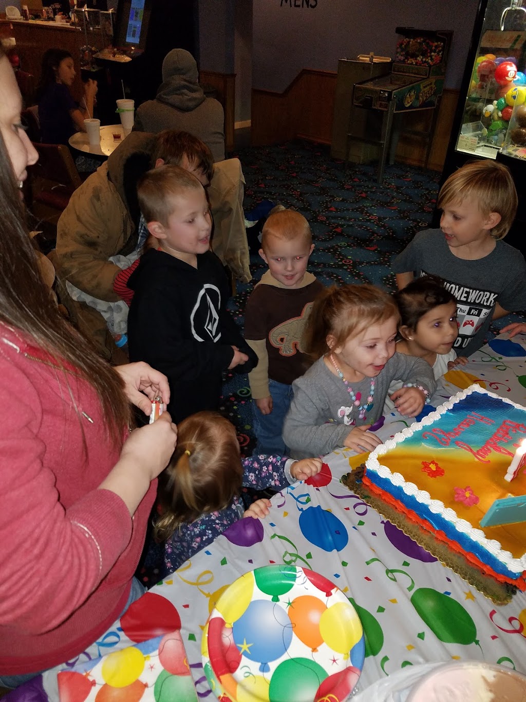 Main Street Bowl | 707 W Main St, Henryetta, OK 74437, USA | Phone: (918) 752-7520