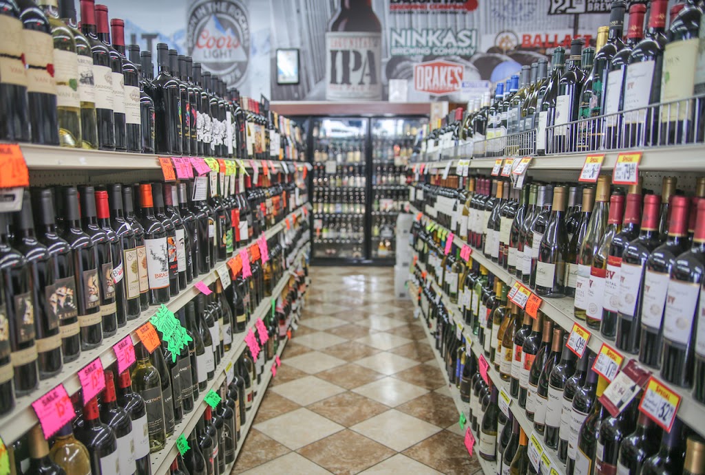 Lakewood Liquors | 1320 W Lockeford St, Lodi, CA 95242, USA | Phone: (209) 368-8956