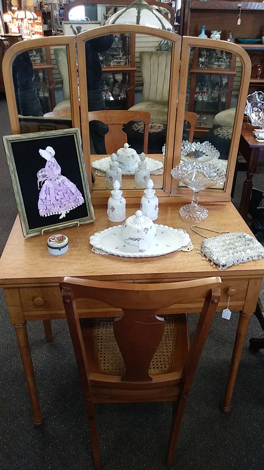 Terrys & Lindas Antiques | 120 Harrison St, Gloversville, NY 12078, USA | Phone: (518) 378-3834