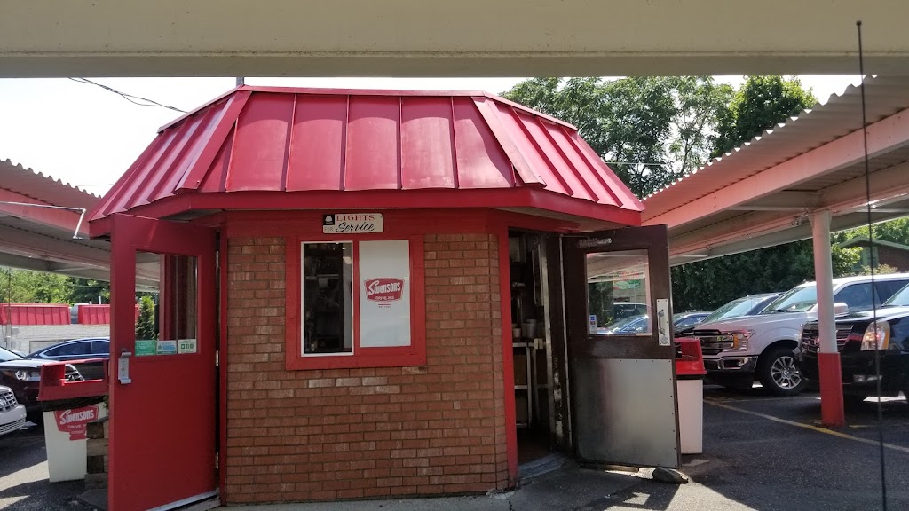 Swensons Drive-In | 658 E Cuyahoga Falls Ave, Akron, OH 44310, USA | Phone: (330) 928-8515