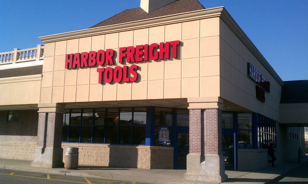 Harbor Freight Tools | 270 Peninsula Blvd, Hempstead, NY 11550, USA | Phone: (516) 565-0349