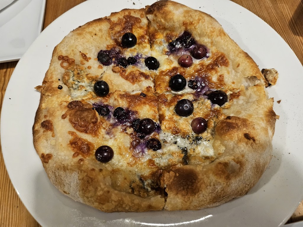 Silvios Trattoria e Pizzeria | 225 Canton Ctr Rd, Canton Township, MI 48188, USA | Phone: (734) 214-6666