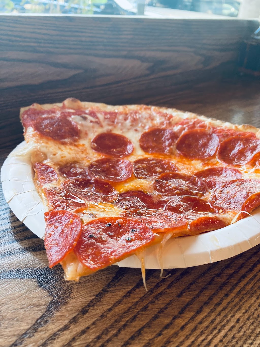 Upper Crust Pizzeria | 11916 Wilshire Blvd, Los Angeles, CA 90025, USA | Phone: (424) 256-2550