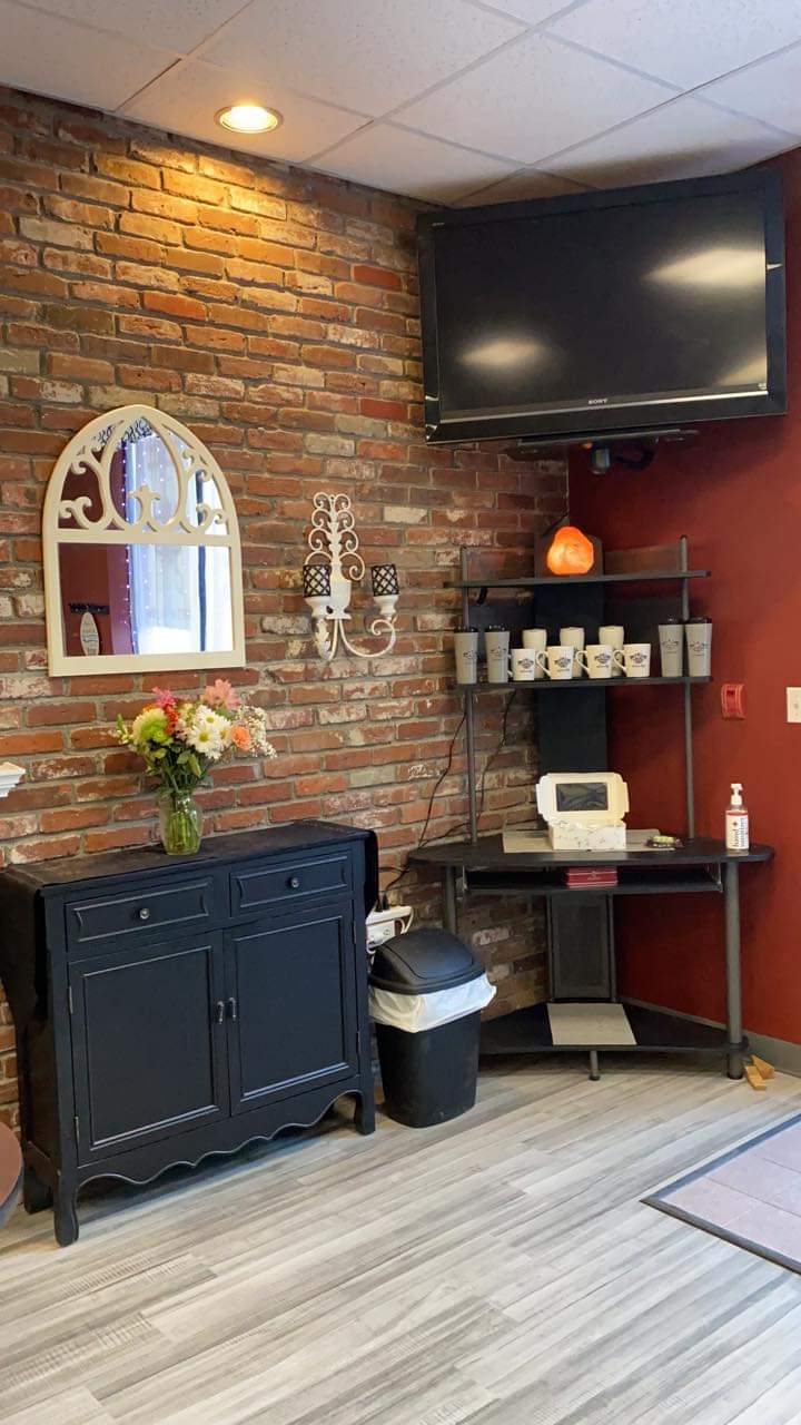 Chop It Like Its Hot Hair Studio | 560 Mendon Rd, Cumberland, RI 02864, USA | Phone: (401) 644-2388