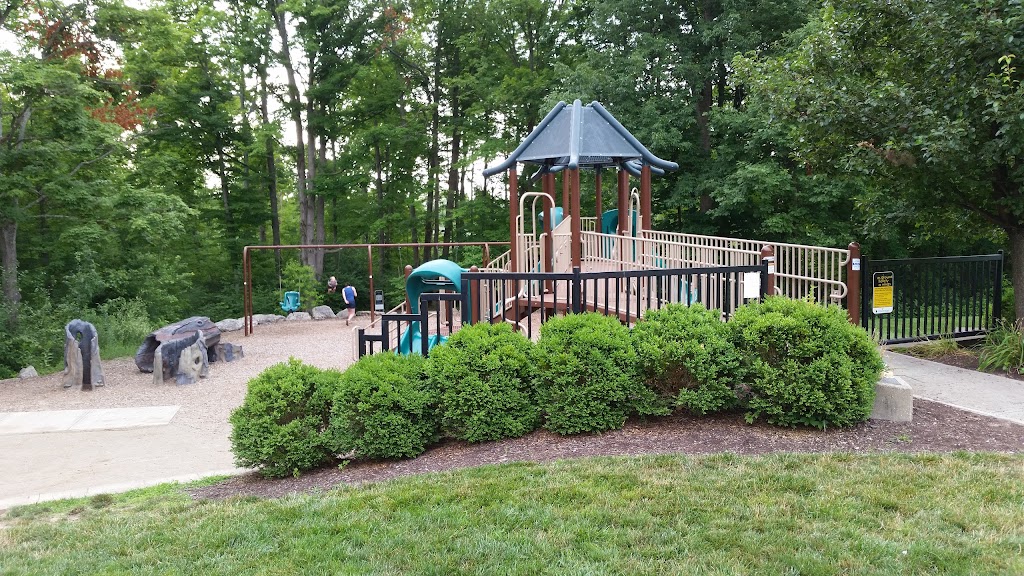 Veterans Park | 8531 Forest Rd, Cincinnati, OH 45255, USA | Phone: (513) 474-0003