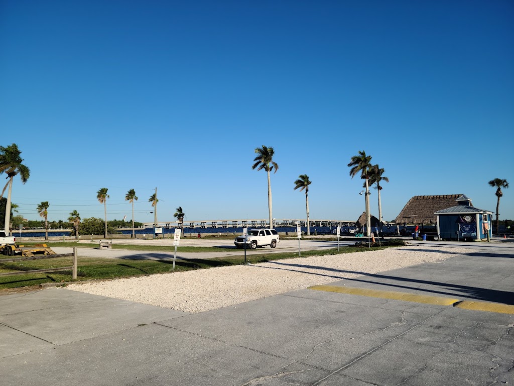 Tarpon Pointe Marina | 234 6th St NE, Bradenton, FL 34208, USA | Phone: (941) 745-1199