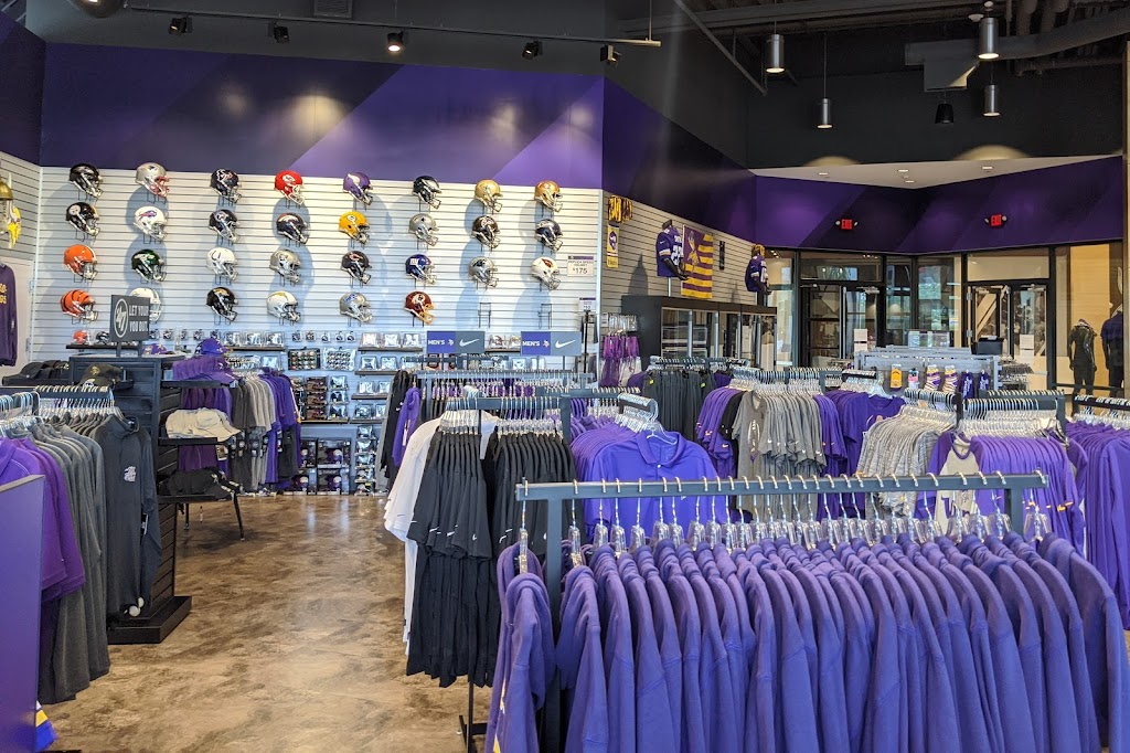 Driving directions to Vikings Locker Room Official Team Store, 2645 Vikings  Cir, Eagan - Waze