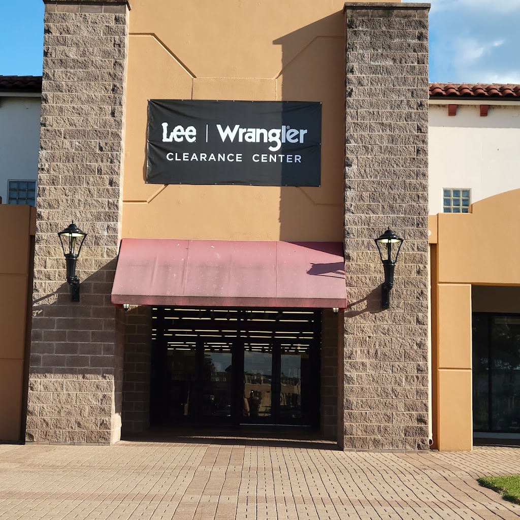 Lee Wrangler Clearance Center | Premium Outlets, 3939 I-35 Suite 450, San Marcos, TX 78666, USA | Phone: (512) 754-0100