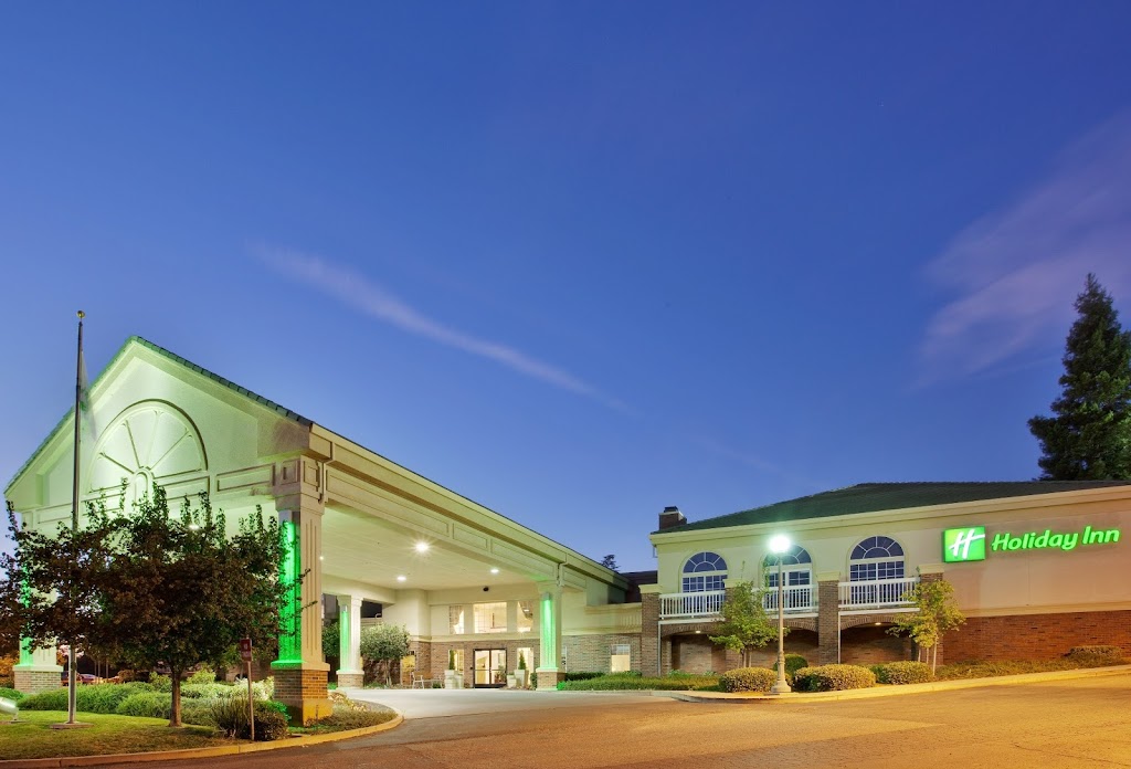 Holiday Inn Auburn, an IHG Hotel | 120 Grass Valley Hwy, Auburn, CA 95603, USA | Phone: (530) 887-8787