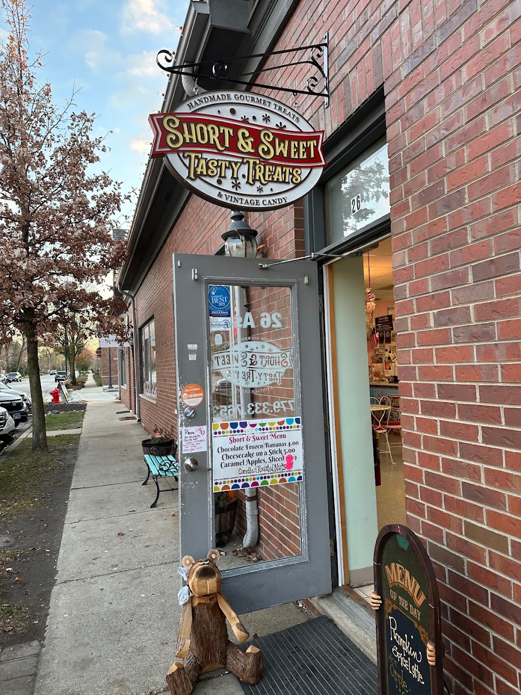 Short & Sweet-Tasty Treats/Vintage Candy Apples | Downtown Frankfort, 26 Ash St, Frankfort, IL 60423, USA | Phone: (779) 333-7653