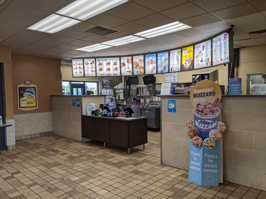 Dairy Queen Grill & Chill - restaurant  | Photo 4 of 10 | Address: 100 S Foster Dr, Saukville, WI 53080, USA | Phone: (262) 284-9912