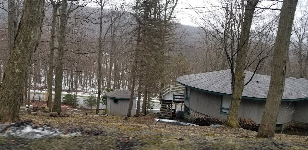 Alpine Retreat rentals | 244 Alpine Heights Rd, Champion, PA 15622, USA | Phone: (412) 401-2041