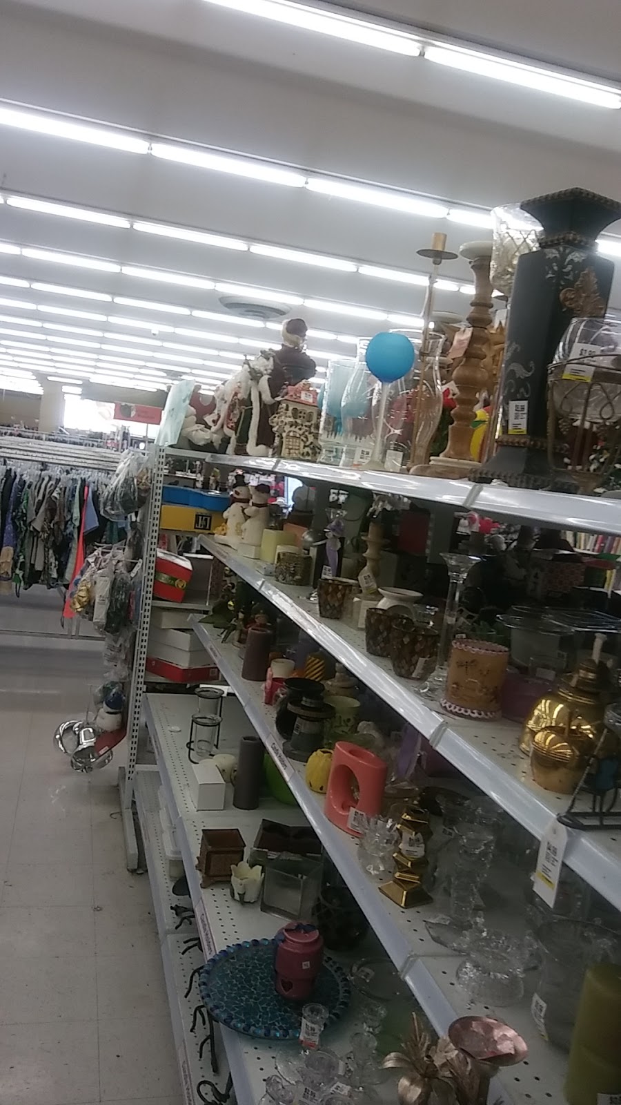 Savers | 2625 W Bethany Home Rd, Phoenix, AZ 85017, USA | Phone: (602) 242-4288