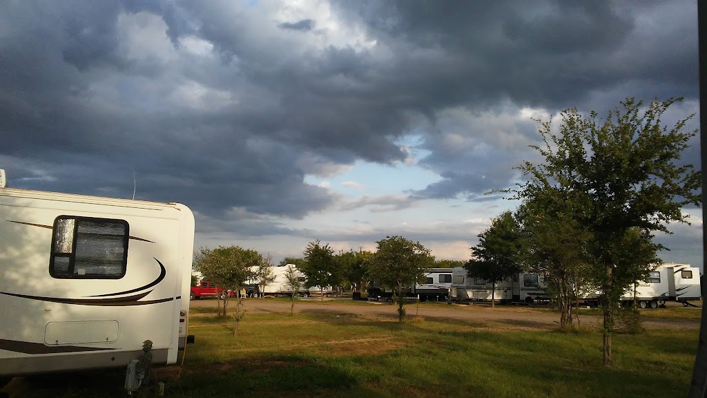 Vaquero Village RV Park | 16594 US-83, Laredo, TX 78045, USA | Phone: (956) 763-7771