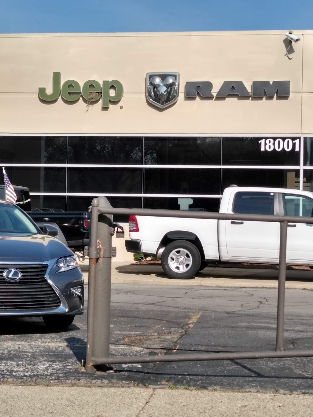 Ray Laethem Chrysler Dodge Jeep Ram | 18001 Mack Ave, Detroit, MI 48224, USA | Phone: (313) 884-7210