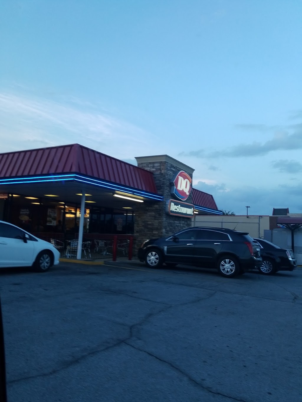 Dairy Queen | 2127 Fort Worth Ave, Dallas, TX 75211, USA | Phone: (214) 948-3345