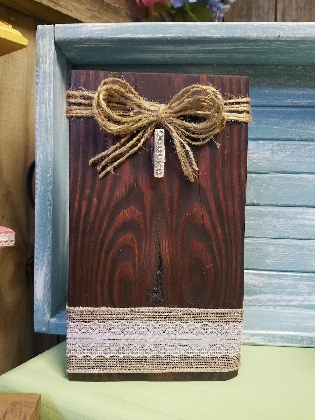 Magnolia Bells Farmhouse | 614 Pecan Park Road Booth C65, Jacksonville, FL 32218, USA | Phone: (912) 286-6811