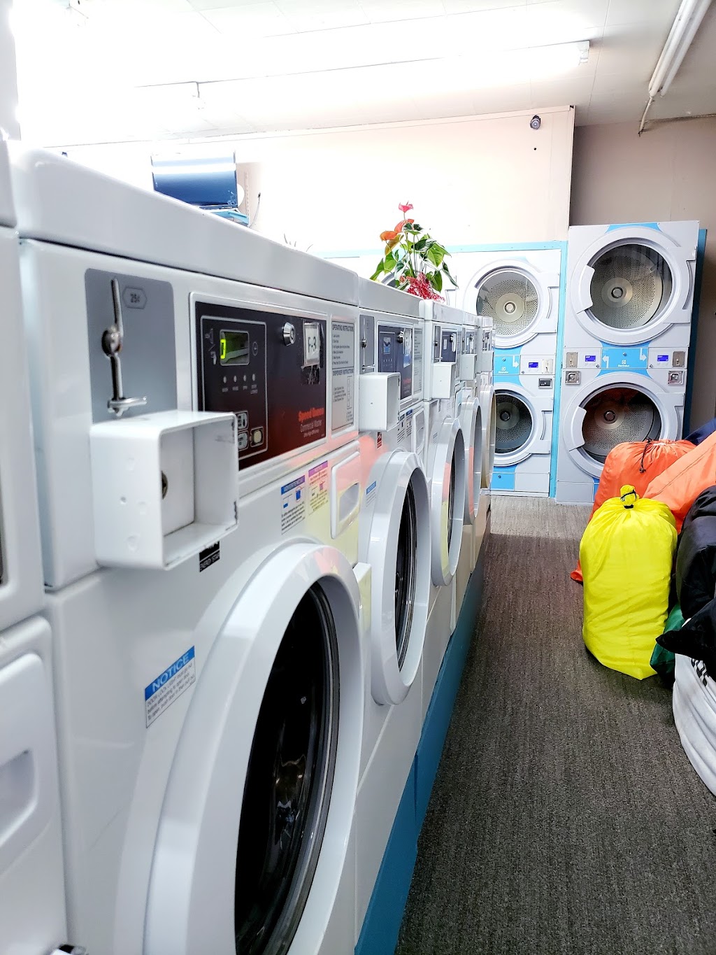 Southwest laundry | 11445 Des Moines Memorial Dr S, Seattle, WA 98168, USA | Phone: (206) 650-7088