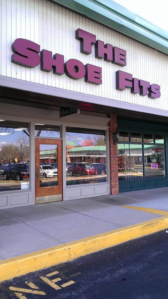 The Shoe Fits | 1510 W 86th St, Indianapolis, IN 46260, USA | Phone: (317) 471-8880
