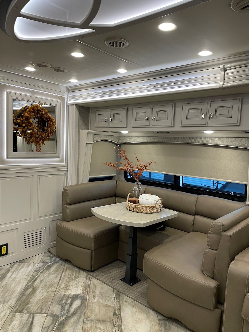 Premier Luxury RV Rentals | 3500 Lake Alfred Rd B, Winter Haven, FL 33881, USA | Phone: (908) 335-0143