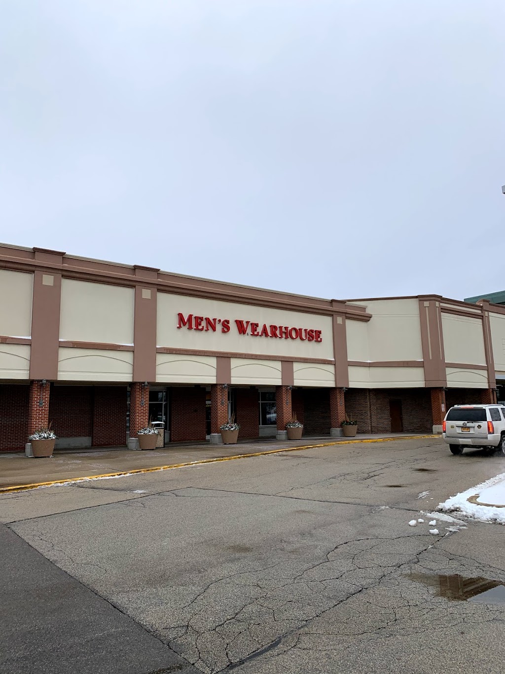 Deerbrook Shopping Center | 110 S Waukegan Rd, Deerfield, IL 60015 | Phone: (847) 291-9801