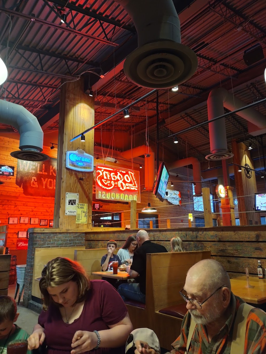 Logans Roadhouse | 9531 N Owasso Expy, Owasso, OK 74055, USA | Phone: (918) 272-7017