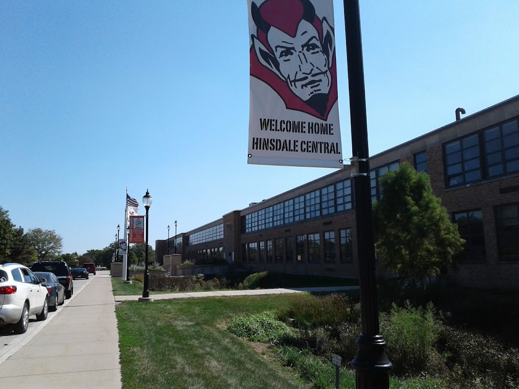 Hinsdale Central High School | 5500 S Grant St, Hinsdale, IL 60521, USA | Phone: (630) 570-8000