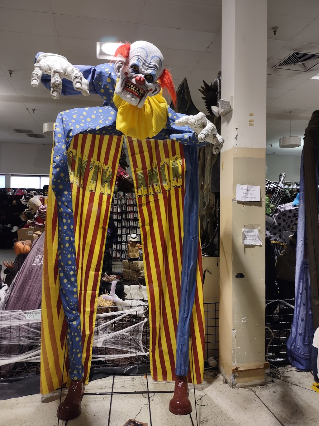 Costume Cabaret | 3130 Solomons Island Rd, Edgewater, MD 21037, USA | Phone: (410) 266-0079