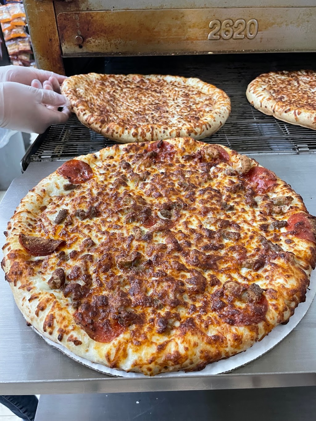 Hunt Brothers Pizza | 1690 Owenton Rd, Corinth, KY 41010 | Phone: (859) 824-6913