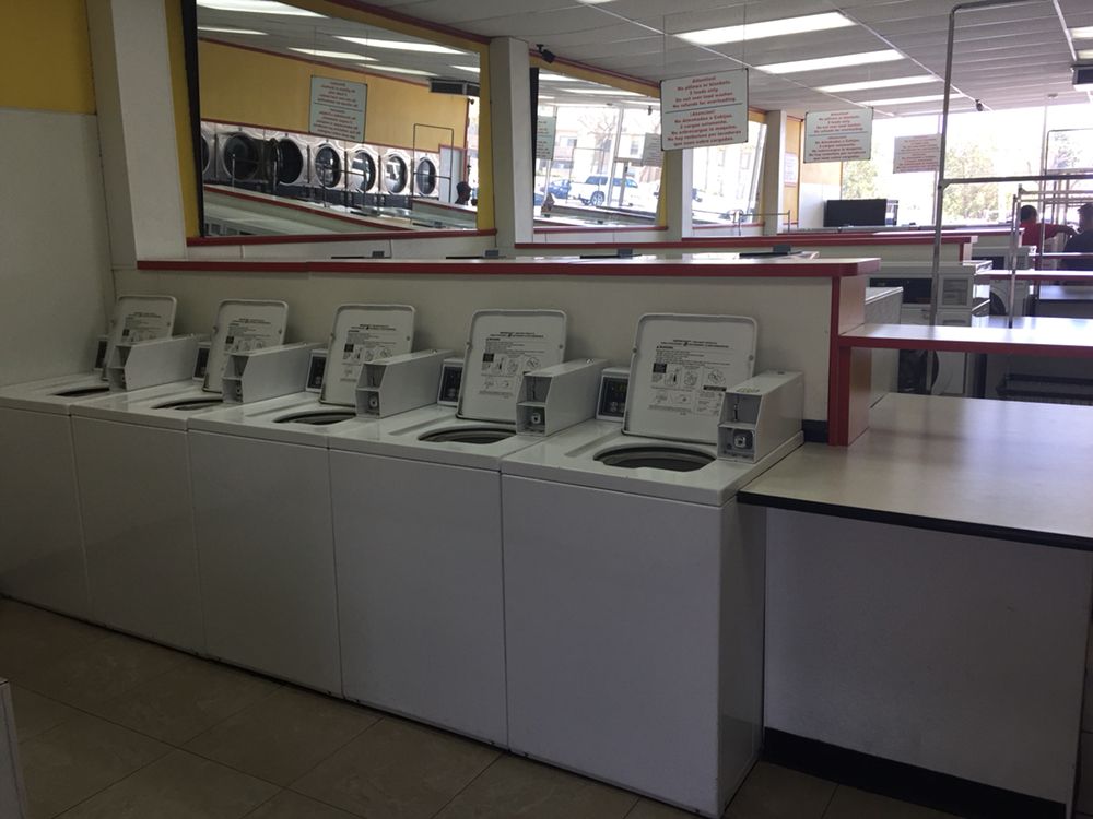 DZLaundry - Coin Laundry | 5808 Riverside Dr, Chino, CA 91710, USA | Phone: (909) 325-4241