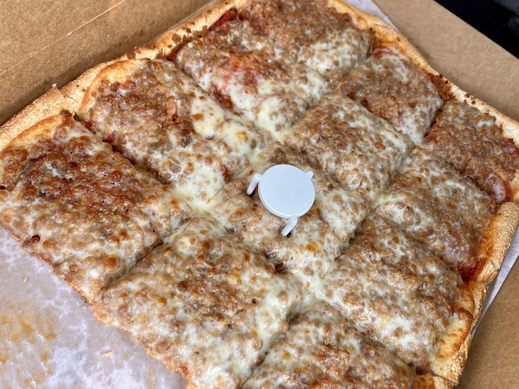 The Pizza Oven: LINCOLN WAY | 2805 Lincoln Hwy, Massillon, OH 44646, USA | Phone: (330) 833-8222