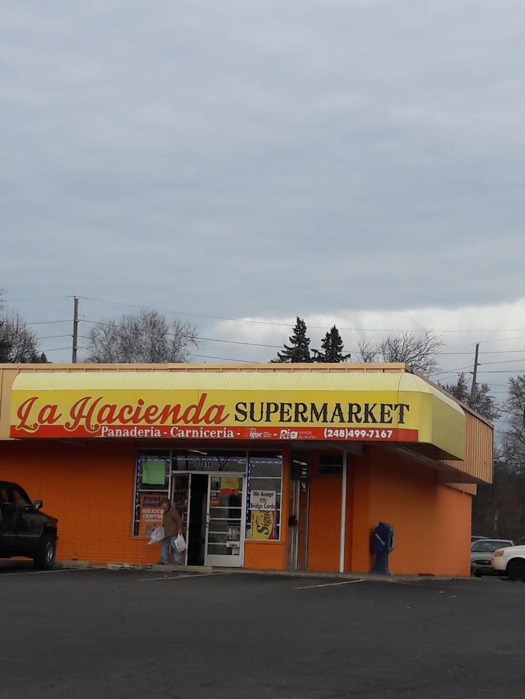 La Hacienda Supermarket | 3414 W Huron St, Waterford Twp, MI 48328, USA | Phone: (248) 499-7167