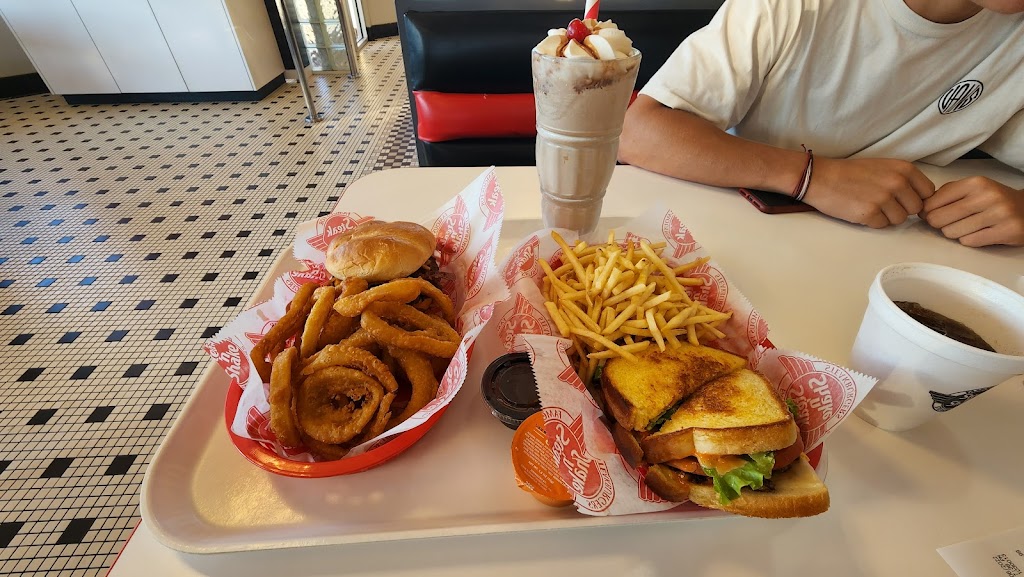 Steak n Shake | 4120 Ellsworth Rd, Ypsilanti, MI 48197, USA | Phone: (734) 528-4006