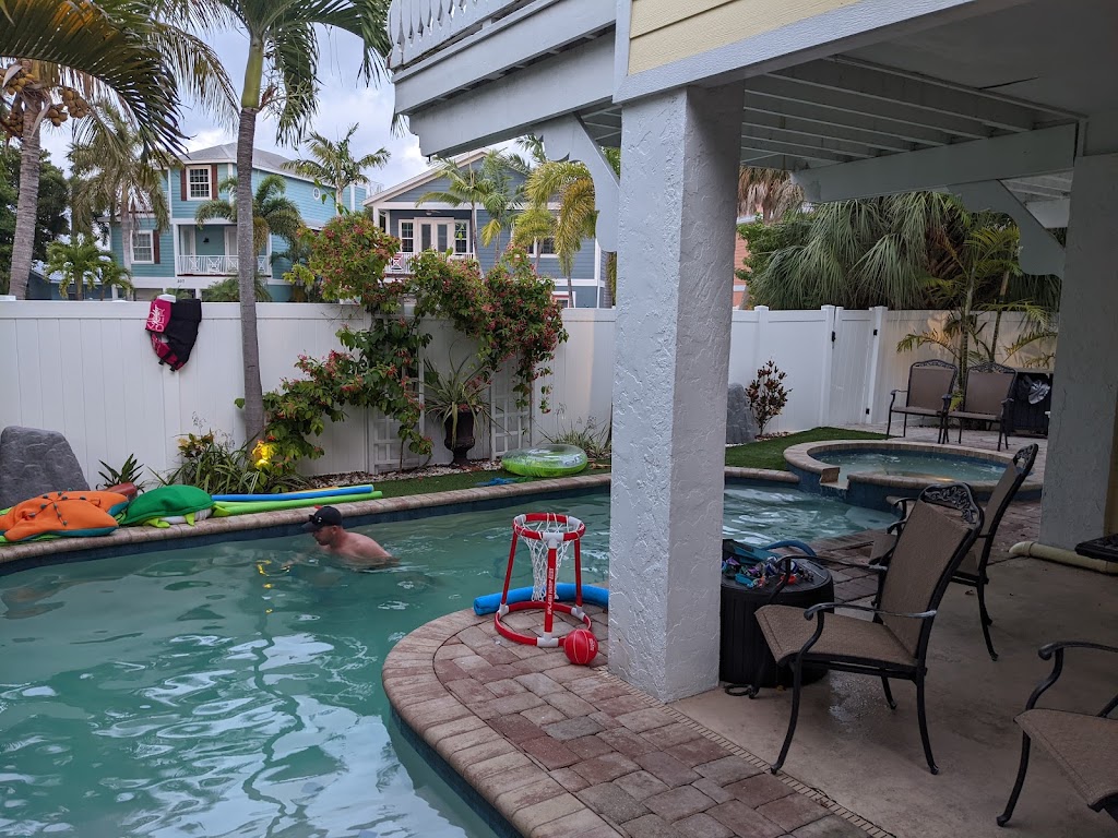 Harbor Lane Court - Vacation Rentals on Anna Maria Island, FL | 4509 Gulf Dr, Holmes Beach, FL 34217, USA | Phone: (941) 761-4507