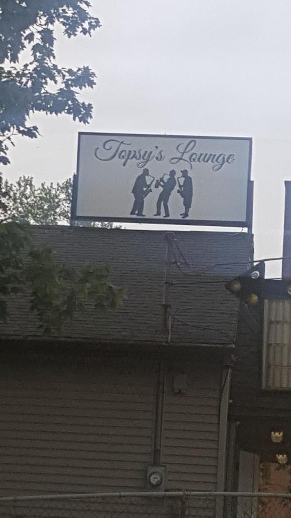 Topsys Lounge | 1375 Logan Ave, Youngstown, OH 44505, USA | Phone: (234) 855-1264