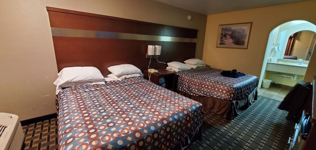 Taylor Village Inn and Suites | 1907 N Main St, Taylor, TX 76574, USA | Phone: (512) 352-0066