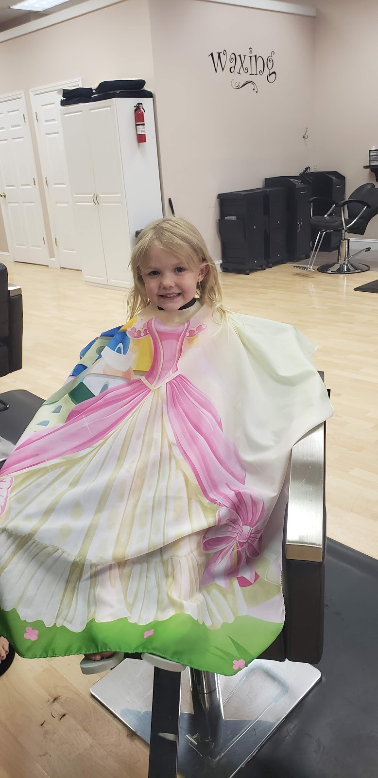 Family Cuts & More | 1075 Freedom Rd Ste 103, Cranberry Twp, PA 16066, USA | Phone: (724) 553-5984