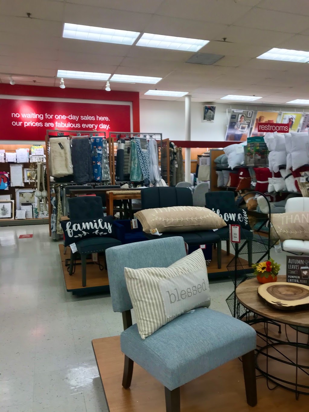 T.J. Maxx | 12129 Manchester Rd, Des Peres, MO 63131, USA | Phone: (314) 965-4010