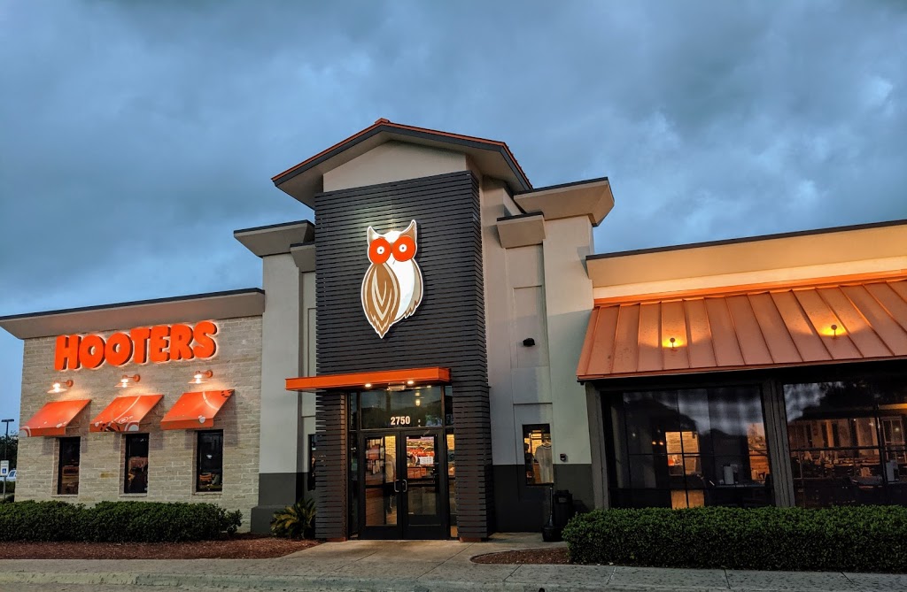 Hooters | 2750 I-20, Grand Prairie, TX 75052, USA | Phone: (682) 800-1710