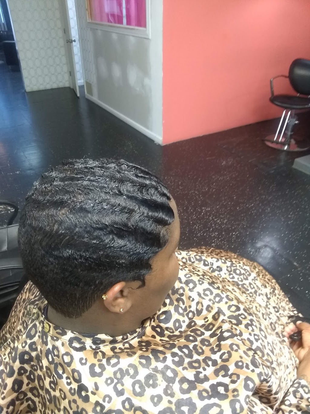 Strands Salon | 1741 Metropolitan Pkwy SW, Atlanta, GA 30315, USA | Phone: (404) 753-0775