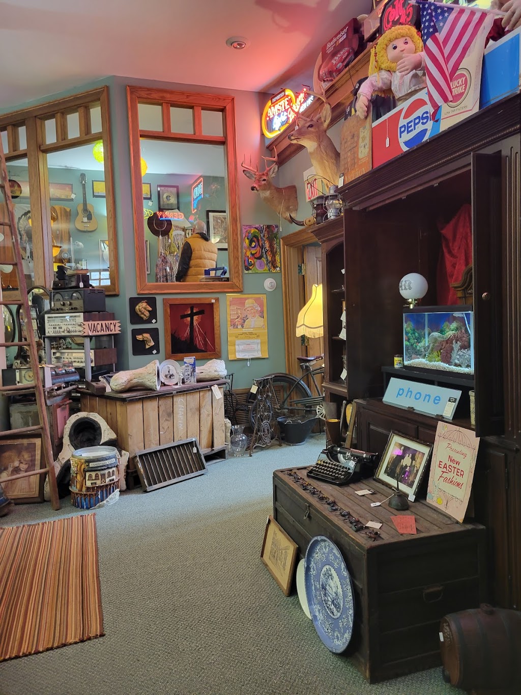 Slacks Antique Mall | 464 Main St, Wellsville, OH 43968, USA | Phone: (330) 314-8335