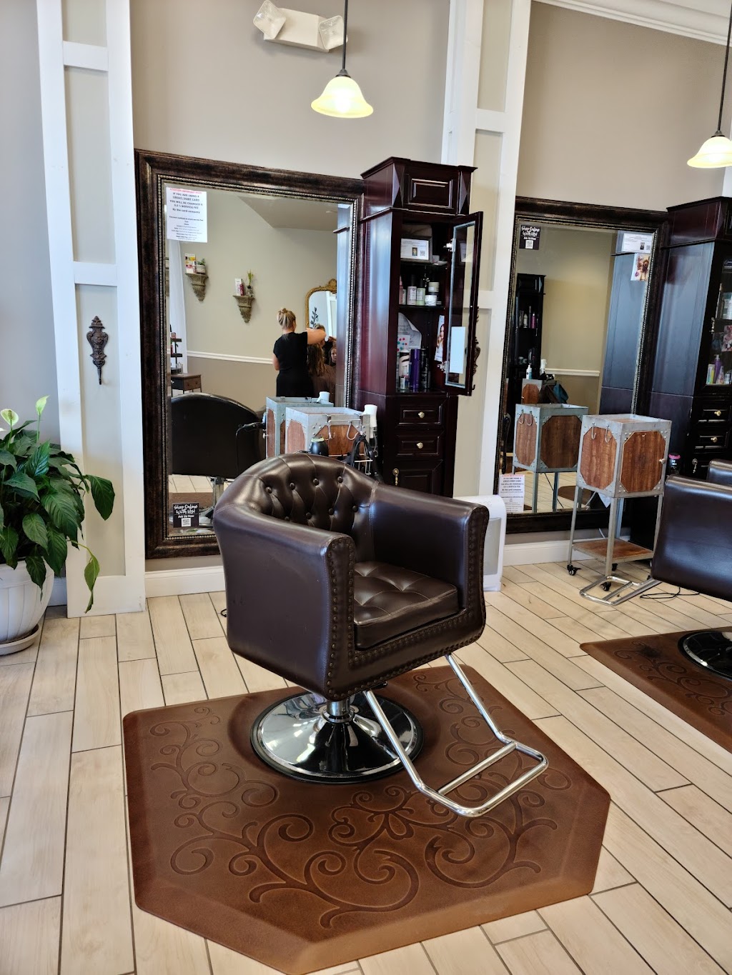 Blown Away Hair Lounge | 1255 Wendy Ct, Spring Hill, FL 34607, USA | Phone: (352) 701-0629