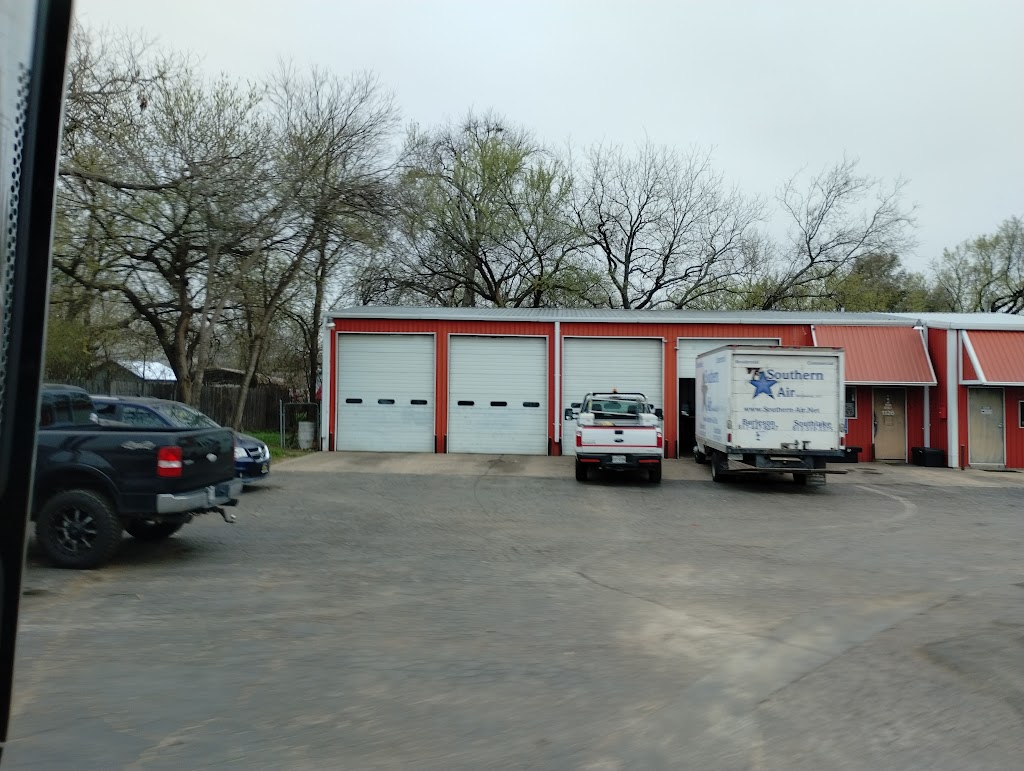 Peacocks Transmission Service | 1126 E Henderson St, Cleburne, TX 76031, USA | Phone: (817) 558-2771