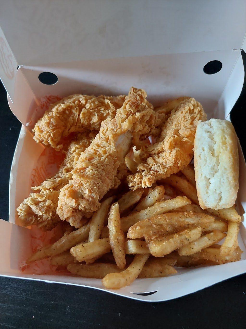 Popeyes Louisiana Kitchen | 2387 Ellsworth Rd, Ypsilanti, MI 48197, USA | Phone: (734) 206-2006