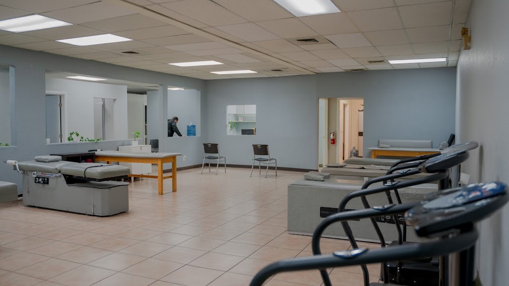 Clinica Real Chiropractic | 2929 N 75th Ave #15, Phoenix, AZ 85033, USA | Phone: (623) 218-9595