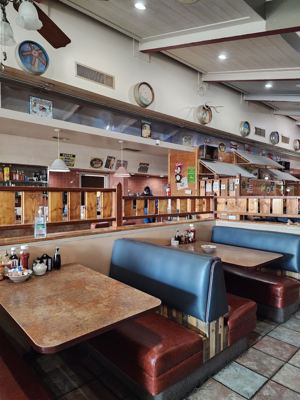 McCoys Coffee Shop | 4131 S Chestnut Ave, Fresno, CA 93725, USA | Phone: (559) 485-6951