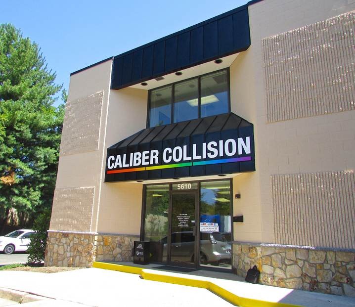 Caliber Collision in 5610 Sandy Lewis Dr Fairfax VA 22032 USA