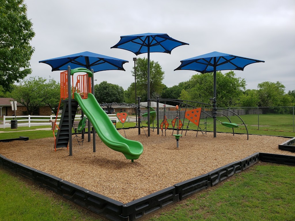 Dewey Tennant Park | 901 Monterrey St, Bedford, TX 76022 | Phone: (817) 952-2300